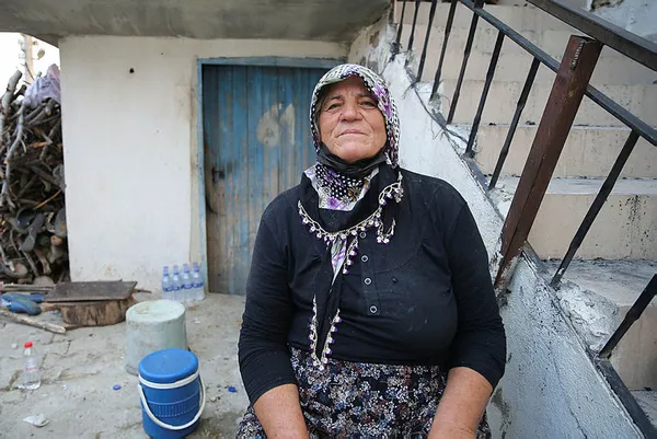 Türkiye tek yürek! Manavgat yangınında tedavi parası yanan Cemile Teyze’nin yüzü gülüyor