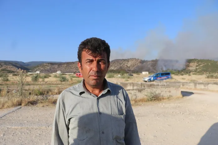 pamukkalede-arilari-uzaklastirmak-icin-yaktigi-tutsu-felakete-neden-oldu-ormanda-yangin-cikti-1718054575579.jpg Pamukkale'de arıları uzaklaştırmak için yaktığı tütsü felakete neden oldu! Ormanda yangın çıktı - 3