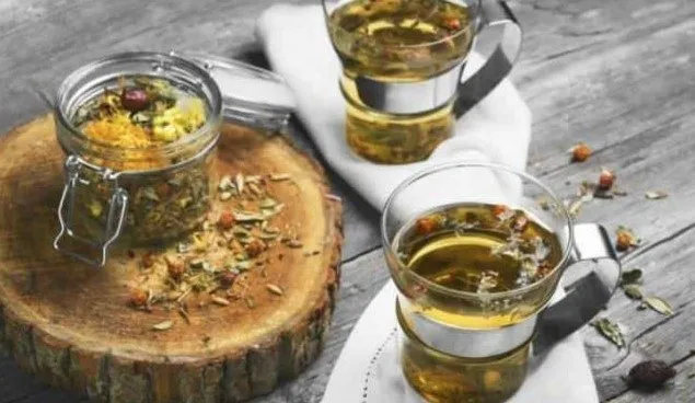 Ender Saraç tarifi verdi! En az Kardiyo kadar etkili! Ne göbek ne basen kalacak! 🍵Bu çay hepsine bay bay diyor...