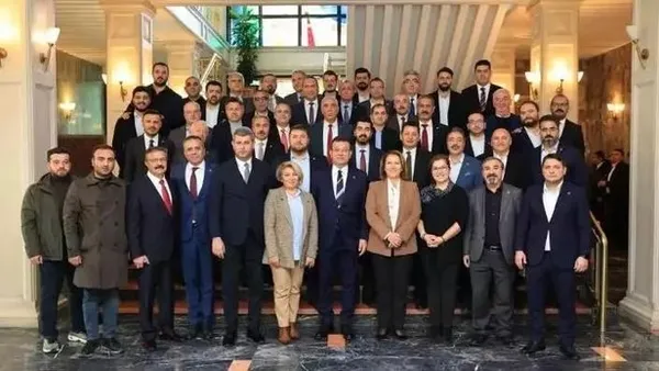 chpliler-imamoglu-kaftancioglu-arasindaki-aptal-sizofren-kavgasini-dogruladi-1670015669552.jpeg CHP'liler İmamoğlu-Kaftancıoğlu arasındaki 'aptal şizofren' kavgasını doğruladı - 6