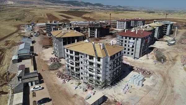deprem-bolgesine-buyuk-mujde-50-bin-konut-teslim-ediliyor-bakan-mehmet-ozhaseki-tarih-verdi-1698755931117.jpeg Deprem bölgesine büyük müjde! 50 bin konut teslim ediliyor! Bakan Mehmet Özhaseki tarih verdi - 1