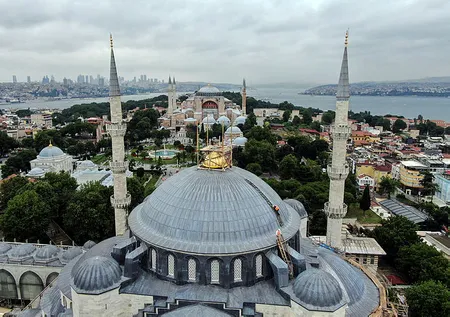 Sultanahmet Camii'nde hareketli anlar! Havadan böyle görüntülendi