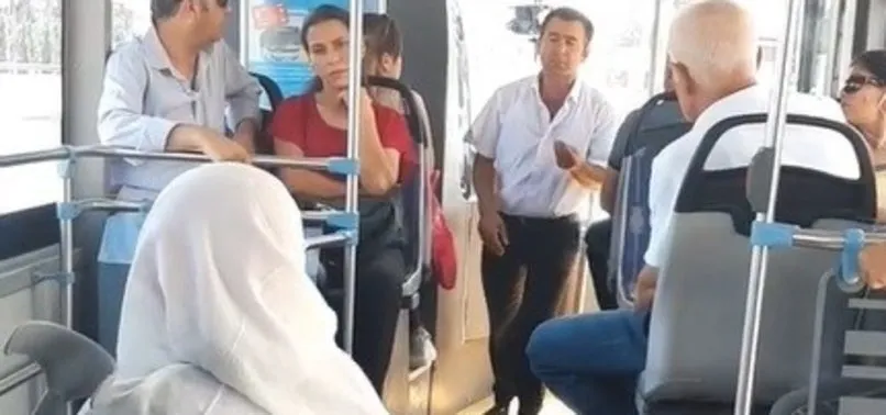 Yaşlı teyzenin şoföre engelli rampası sitemi sosyal medyayı salladı