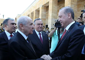 30 Ağustos törenlerinde Erdoğan-Bahçeli samimiyeti