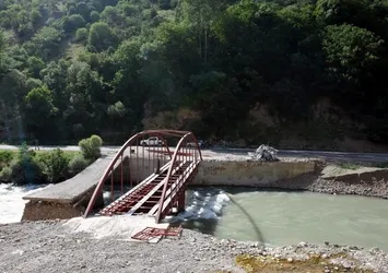 DBP'li belediye PKK'lı teröristler için köprü yaptırmış