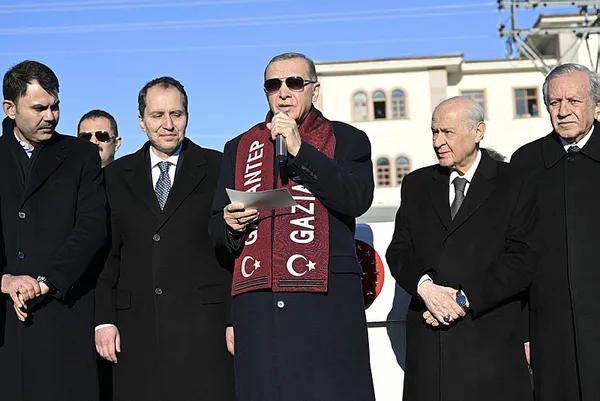 Devlet Bahçeli ve Fatih Erbakan’dan Gaziantep’teki temel atma töreninde önemli açıklamalar