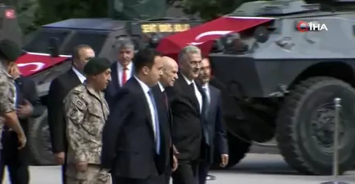 Bahçeli’den Polis Özel Harekat Başkanlığına anlamlı ziyaret