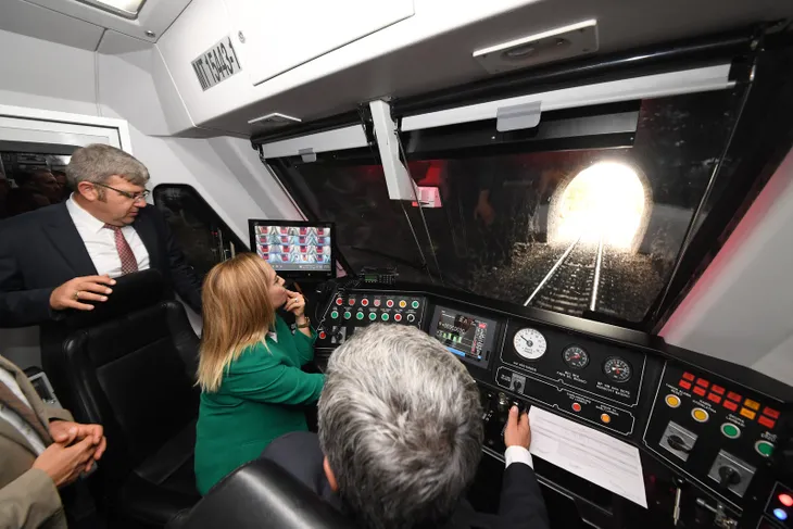 Anadolu DMU Milli Tren Seti Uşak'ta test sürüşüne başladı - 4