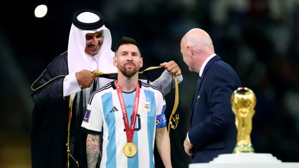 Dünya Kupası'na damga vuran seremoni! Katar Kralı'ndan Messi'ye büyük jest