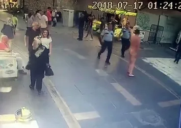 İstanbul Eyüpsultan'da çıplak adam dehşeti