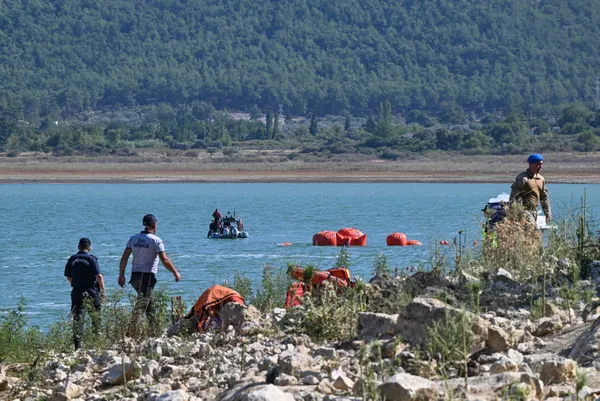 izmirden-aci-haber-baraja-dusen-helikopterdeki-3-personelin-de-cansiz-bedenine-ulasildi-1695100814897.jpg İzmir'den acı haber! Baraja düşen helikopterdeki 3. personelin de cansız bedenine ulaşıldı