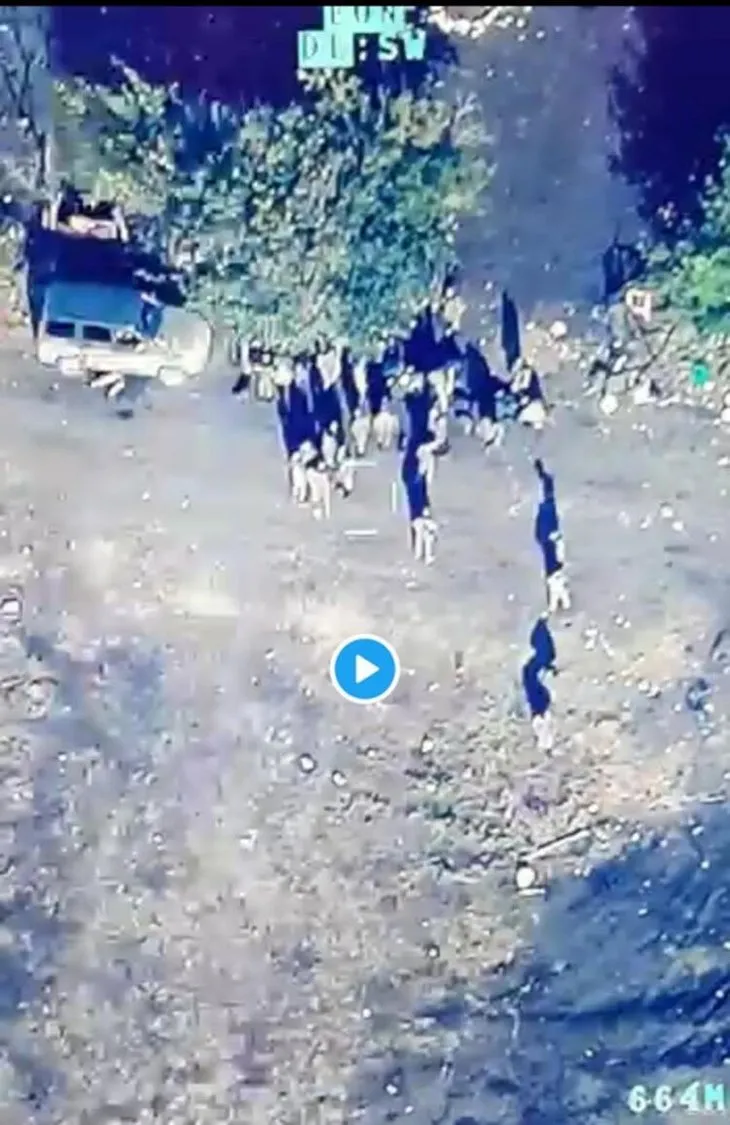 Ermenistan'ın katil askerleri bu pozu verdiler! Sırtındaki detay dikkat çekti