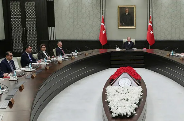 1675593776658.jpg Türkiye'nin gözü Başkan Erdoğan liderliğindeki Kabine toplantısında! İşte önemli gündem maddeleri - 2