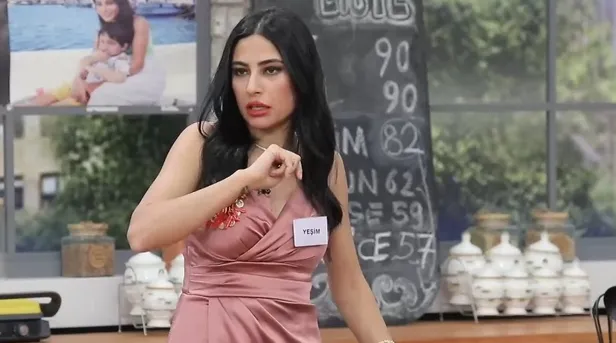 2-aralik-gelinim-mutfakta-kim-elendi-bilezikleri-kim-aldi-gelinim-mutfakta-haftalik-puan-durumu-yesim-hatice-z-1669982820959.jpg 2 Aralık Gelinim Mutfakta kim elendi, bilezikleri kim aldı? Gelinim Mutfakta haftalık puan durumu: Yeşim, Hatice, Zerrin, Merve... - 2