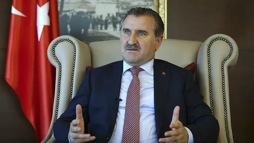 Bakan Bak, gençleri Seyahatsever'e katılmaya davet etti. (Fotoğraf: AA)