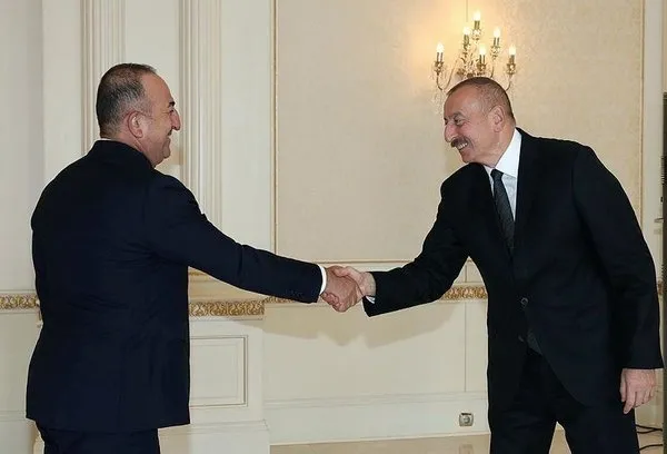 Azerbaycanlı şehit babaya son bakış! 4 yaşındaki Yusuf yürekleri yaktı - 3