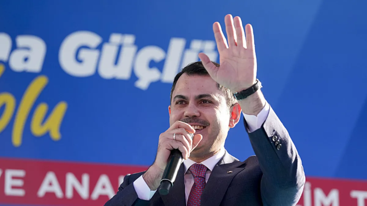 Deprem bölgesinde yeniden inşa ve ihya! Bakan Kurum 45 bin konut için tarih verdi