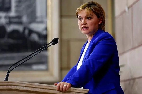 CHP’nin ‘İkinci Yüzyıl Vizyonu’ programında skandallar serisi! CHP’li Böke resmen duyurdu: Sözde barış imzacıları akademisyenler geri dönecek