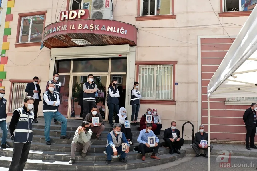 Diyarbakır'da evlat nöbetindeki ailelerden HDP'li vekillere "makam aracı" tepkisi 11