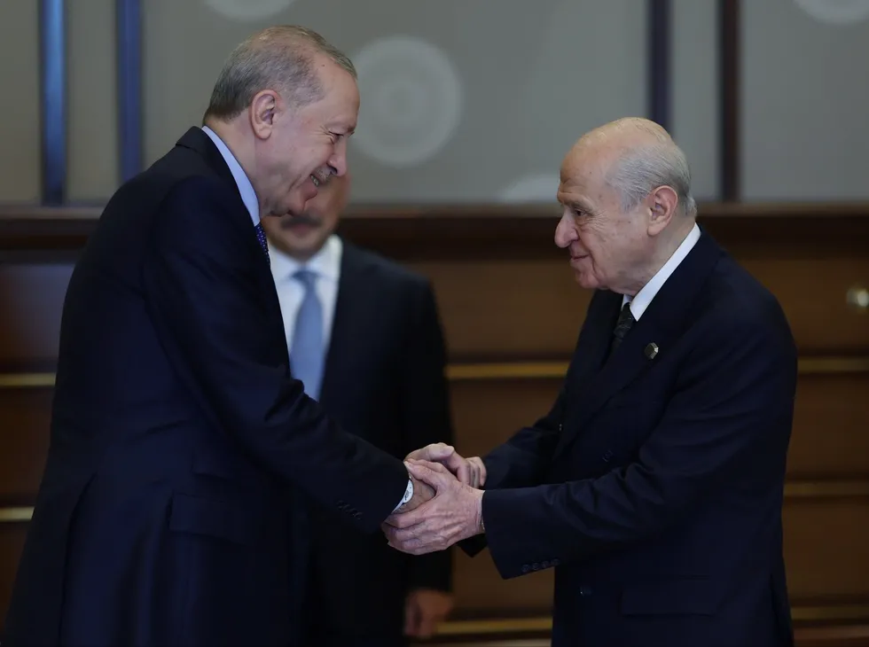 baskan-recep-tayyip-erdogan-mhp-lideri-bahceli-ile-gorusuyor-gundem-cerceve-yasa-1786015141855.jpeg Başkan Recep Tayyip Erdoğan MHP lideri Bahçeli ile görüştü! Gündem Çerçeve Yasa - 1