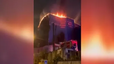 Üsküdar’da metruk binada yangın