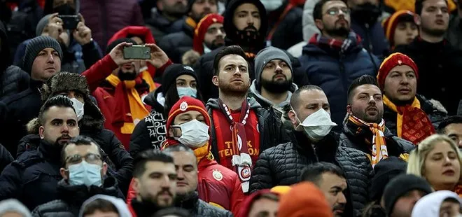 Galatasaray taraftarı Trabzonspor maçında çileden çıktı