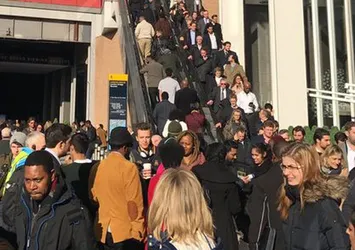 Londra'da bomba paniği