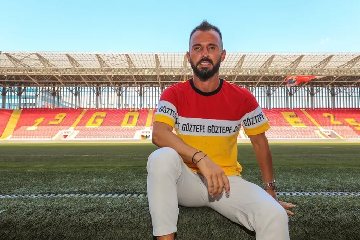 Göztepe Emre Çolak’ı transfer etti