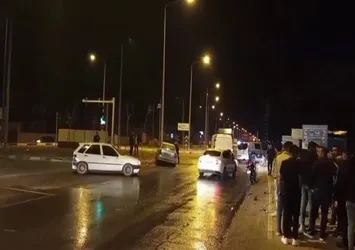 Hatay'da iki otomobil çarpıştı: 3 yaralı