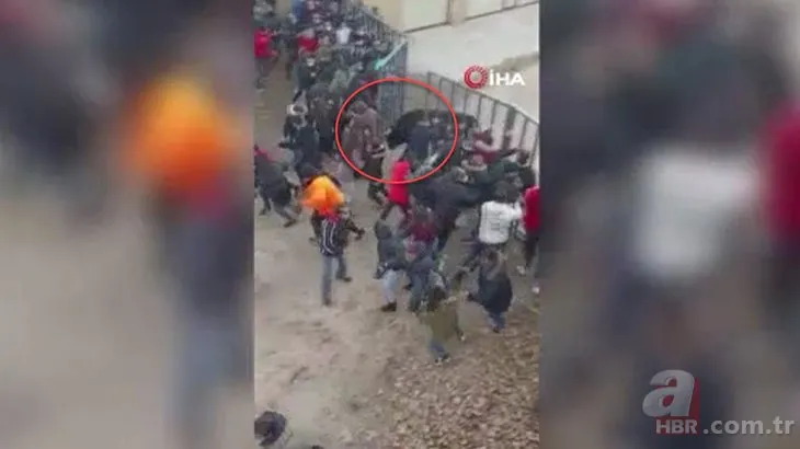 Kızgın boğa demir bariyerleri yıktı seyircilerin arasına daldı! Dehşet anları kamerada