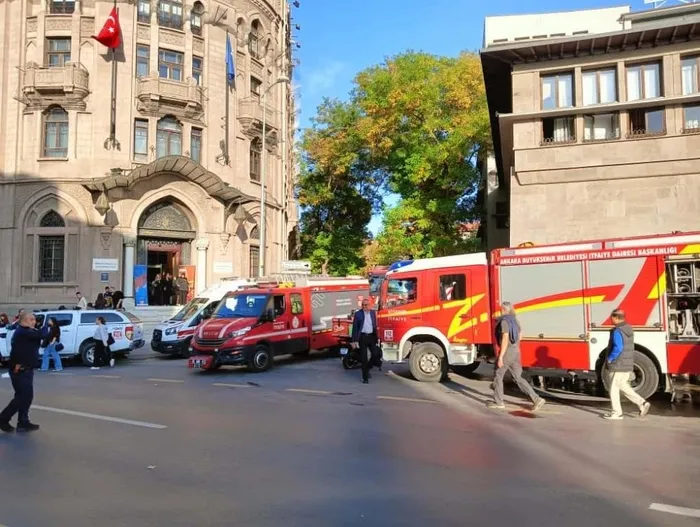ankara-sosyal-bilimler-universitesinde-korkutan-anlar-1762348962294.jpg Sosyal Bilimler Üniversitesi'nde duman paniği / İHA