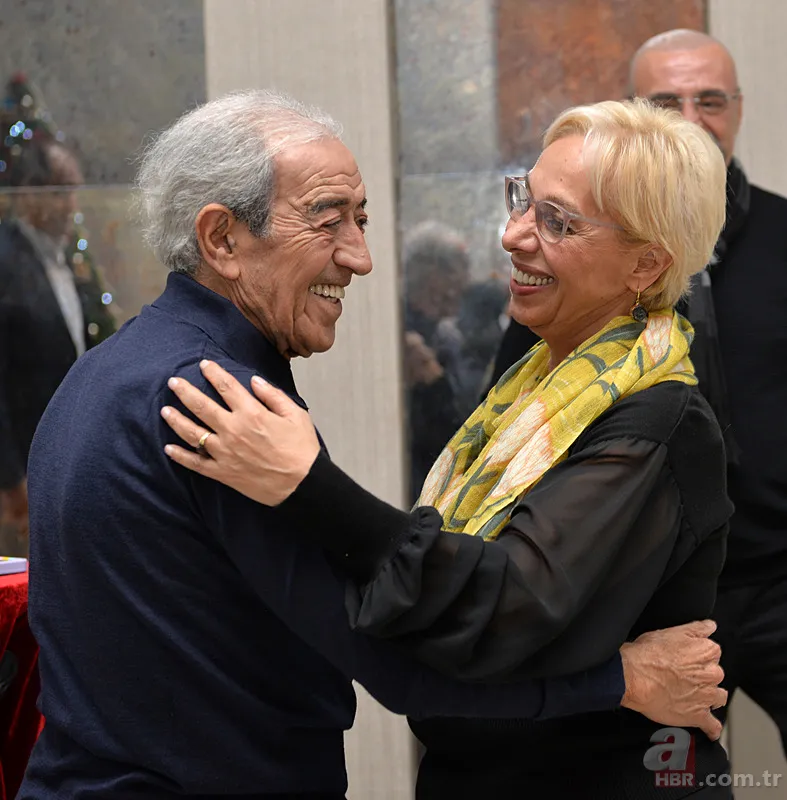 Edip Akbayram'a veda: Gözyaşlarıyla son yolculuğuna uğurlandı! 14