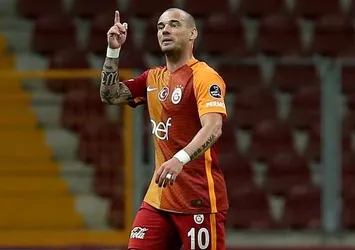 G.Saray'da deprem! Yollar ayrıldı