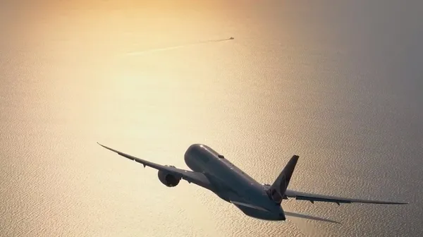 Gökyüzünde epik bir yolculuk! Türkiye’de ilk defa uçaktan uçağa çekim! THY’nin nefes kesen reklam filmi hayran bıraktı...