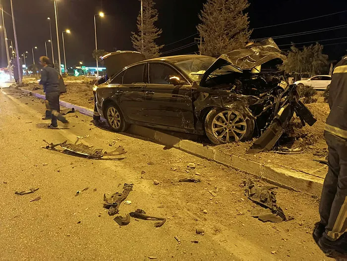 Konya'da feci kaza! İki otomobil çarpıştı: 1 ölü, 2 yaralı - 4