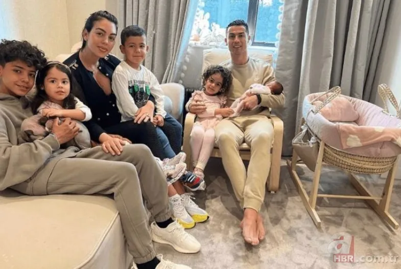 22 milyon dolarlık malikanenin yatak odası bile... Yeşil sahaları yakıp kavuran Cristiano Ronaldo emekliliğinde bakın nerede yaşayacak? 2