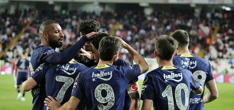 Fenerbahçe Sivasspor’u 3 golle geçti! Şampiyonluk yarışında önemli galibiyet (MAÇ SONUCU ÖZET)