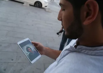 Darbecilerin vurduğu Suriyeli komada