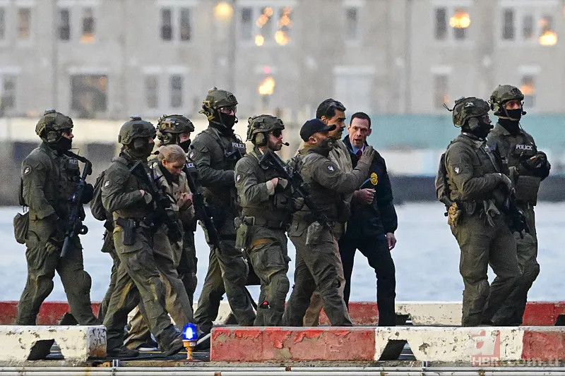 ABD'nin Venezuela'daki "operasyonları" bitmedi mi? İngiliz basınından flaş iddia: Maduro'dan sonra o ismi alacak! 6