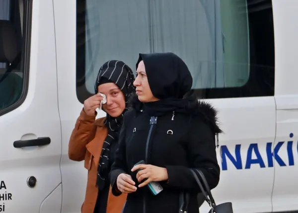 alanyada-feci-olum-denizi-izlerken-dengesini-kaybeden-4-cocuk-annesi-hayatini-kaybetti-1641721541495.jpg Alanya’da feci ölüm! Denizi izlerken dengesini kaybeden 4 çocuk annesi hayatını kaybetti - 5