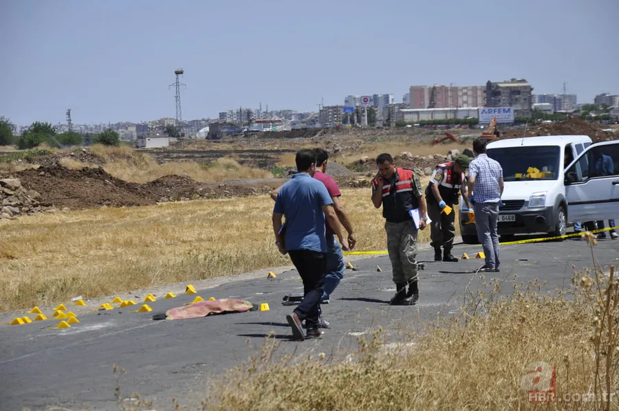 Siverek'te otomobile silahlı saldırı: 1 bebek ölü, 4 yaralı 11