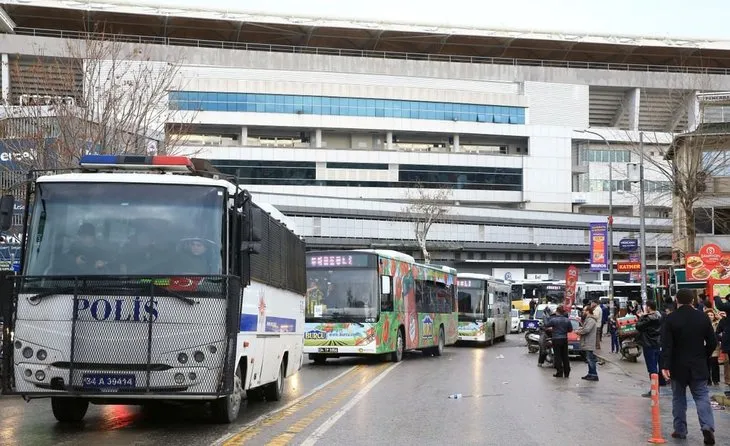 Fenerbahçe taraftarı Vodafone Arena’ya ulaştı