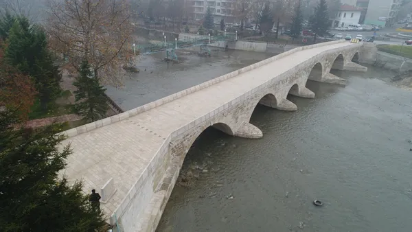 18 yılda 373 tanesi restore edildi! Bakan Karaismailoğlu: Tarihi köprülerimizi turizme kazandırıyoruz