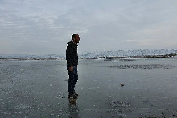 Bingöl'deki Kale Göleti'nin yüzeyi soğuk havanın etkisiyle buz tuttu - 4