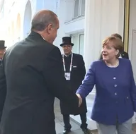 Merkel Erdoğanı kapıda karşıladı