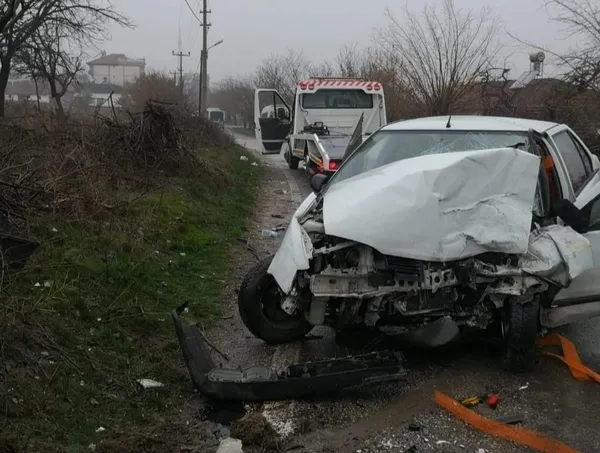 1670827395308.jpg Malatya’da feci kaza! Otobüs ile otomobil çarpıştı | 7 yaralı - 1