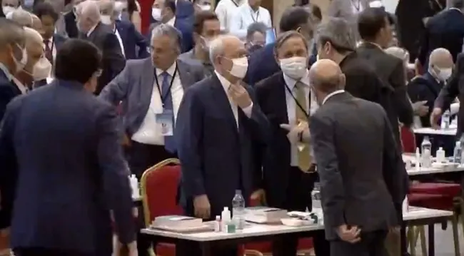 chpnin-gizemli-14-katinda-neler-oluyor-kilicdaroglu-kimlerle-gorusuyor-1637997993382.jpg CHP’nin gizemli 14. katında neler oluyor? Kılıçdaroğlu kimlerle görüşüyor? - 4