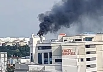 Pendik'te özel hastanede korkutan yangın!