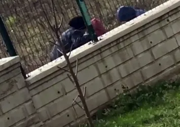 3 çocuğun yürek sızlatan görüntüsü! Polis inceleme başlattı