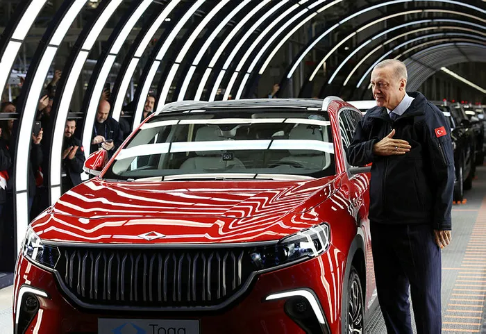 Seri üretim Togg banttan indi! Başkan Erdoğan’dan ilk test sonrası flaş açıklamalar: “Çılgın Türkler geliyorlar” diyecekler! - 13